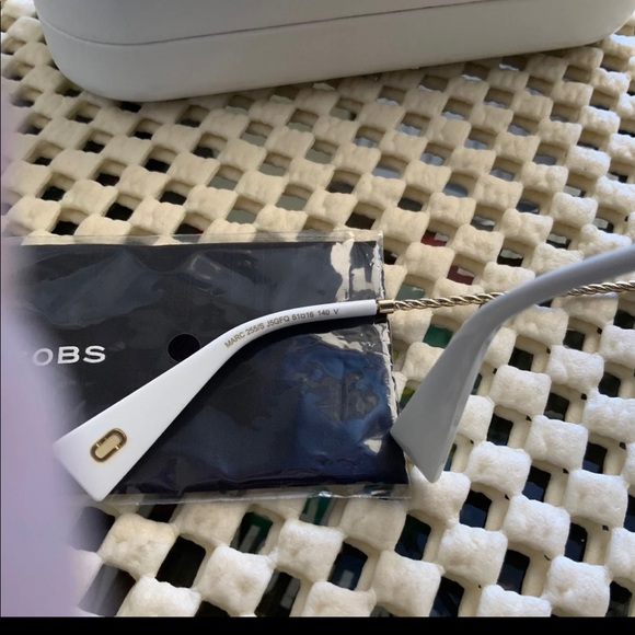 Sunglasses - Picture 6 of 9